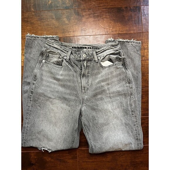 American Eagle Comfort Stretch Waistband Distressed Gray Mom Jean Sz 6Long - Picture 1 of 7